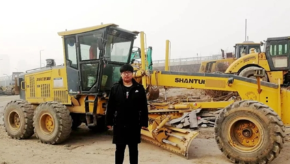 90后租賃老板代言山推平地機 工程機械設(shè)備租賃行業(yè)的新風向